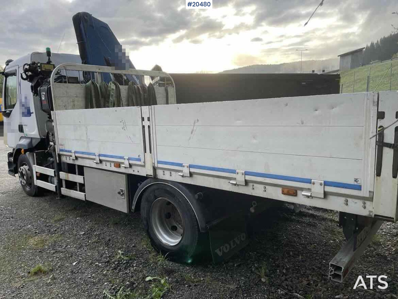 Volvo FL240 - Crane truck, Dropside/ Flatbed truck: picture 3 Volvo FL240 - Crane truck, Dropside/ Flatbed truck: picture 3