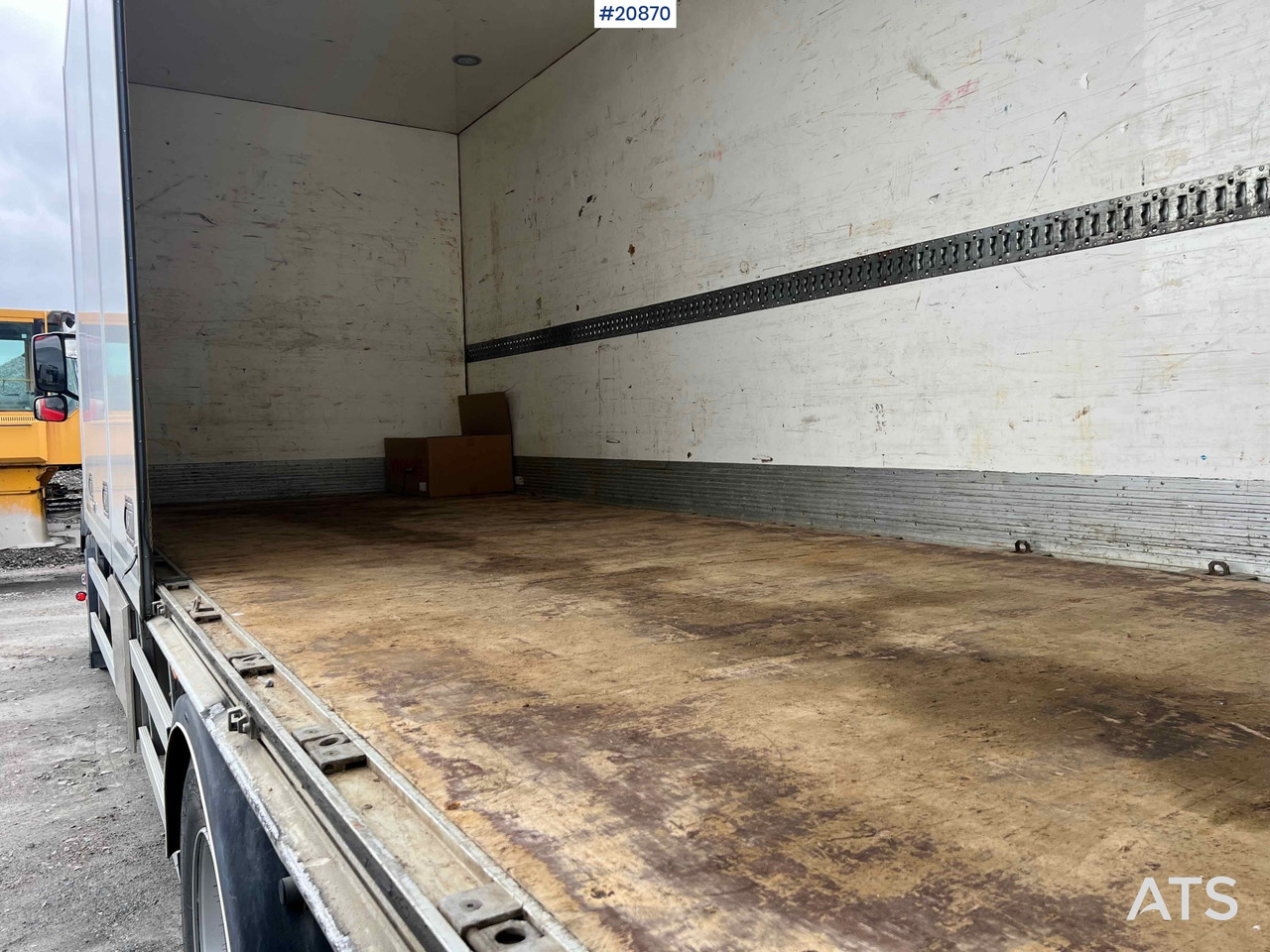 Box truck Volvo FM 330: picture 17 Box truck Volvo FM 330: picture 17