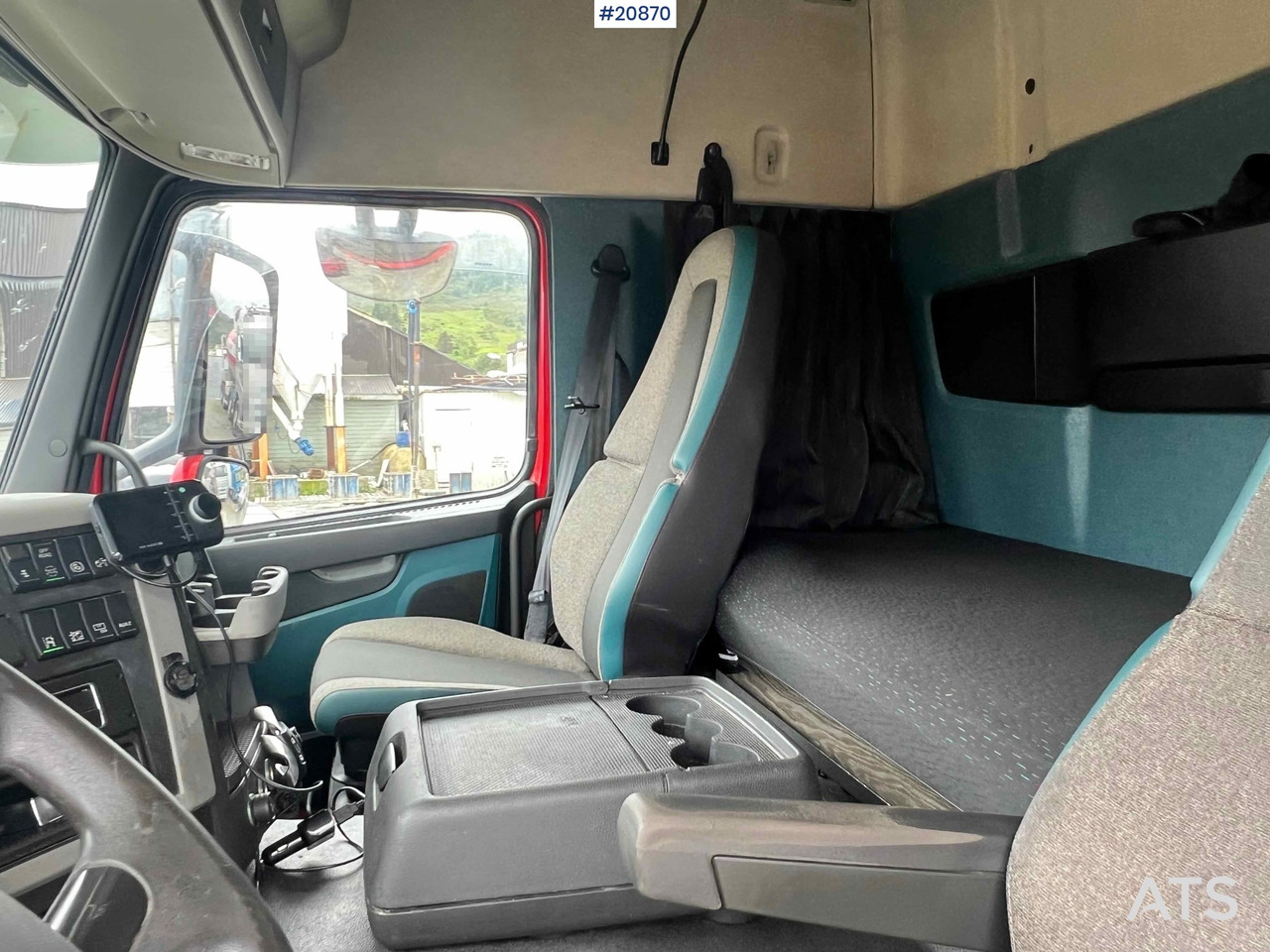 Box truck Volvo FM 330: picture 31 Box truck Volvo FM 330: picture 31