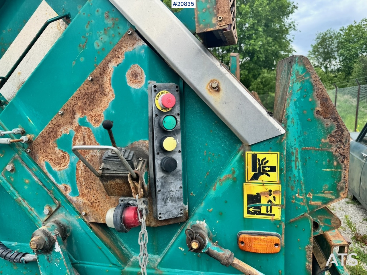 Garbage truck Volvo FM410: picture 26