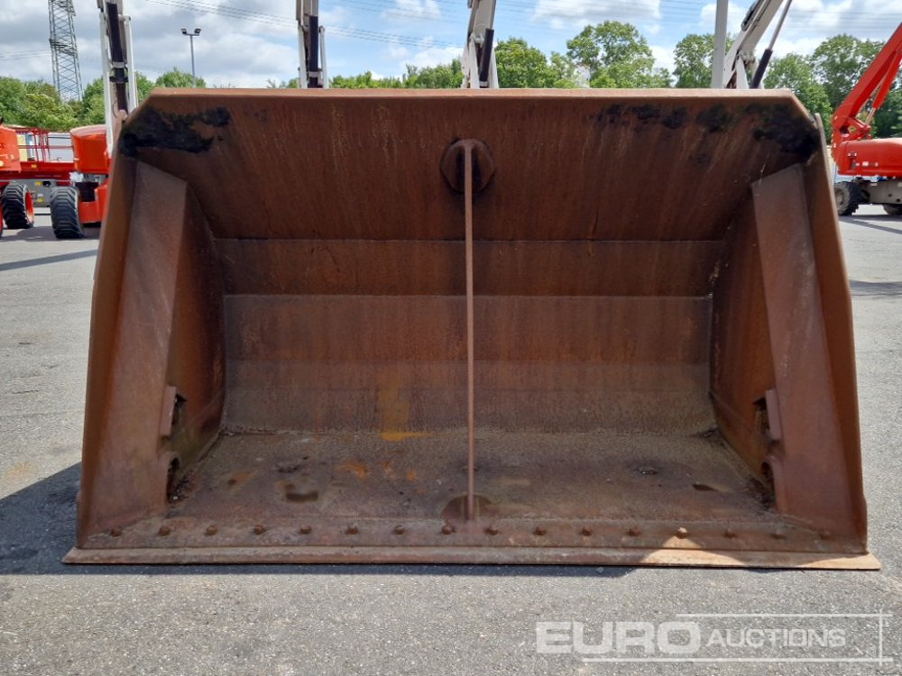 128" High Tip Front Loading Bucket to suit CAT 972H - Bucket: picture 5 128" High Tip Front Loading Bucket to suit CAT 972H - Bucket: picture 5