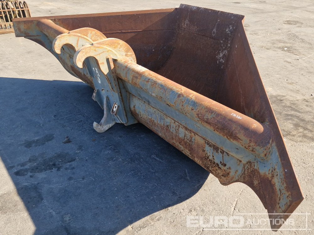 141" Trapezius Bucket to suit 30Ton+ Excavator - Bucket: picture 3 141" Trapezius Bucket to suit 30Ton+ Excavator - Bucket: picture 3