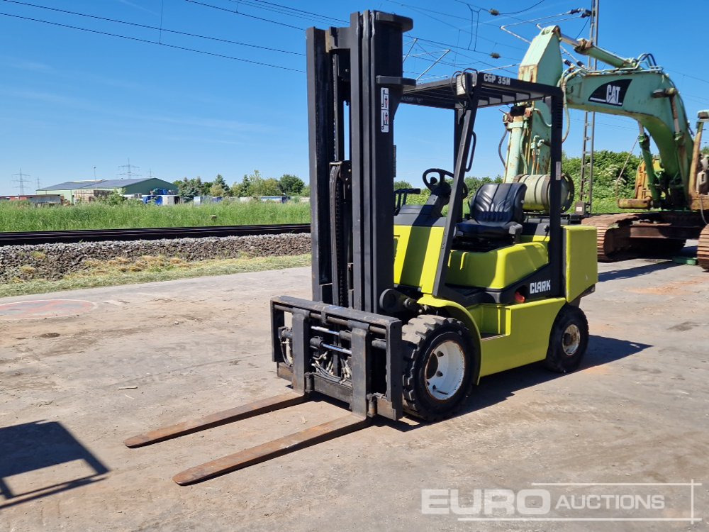 2002 Clark CGP35 - Forklift: picture 1 2002 Clark CGP35 - Forklift: picture 1