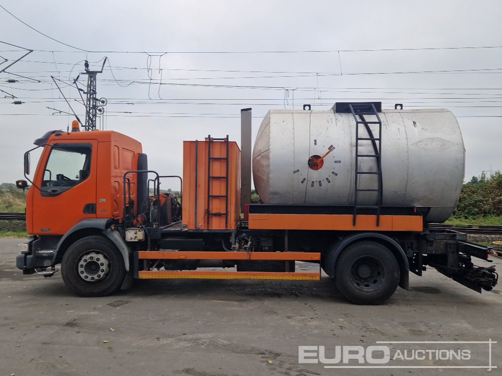 2004 Renault 220 DCI - Asphalt distributor: picture 2 2004 Renault 220 DCI - Asphalt distributor: picture 2
