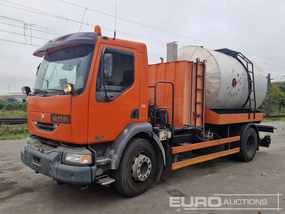 2004 Renault 220 DCI - Asphalt distributor: picture 1 2004 Renault 220 DCI - Asphalt distributor: picture 1