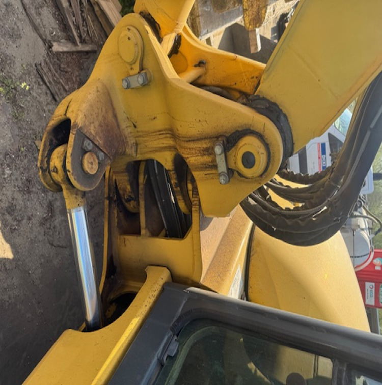2011 Komatsu PC80MR-3 - Mini excavator: picture 3 2011 Komatsu PC80MR-3 - Mini excavator: picture 3
