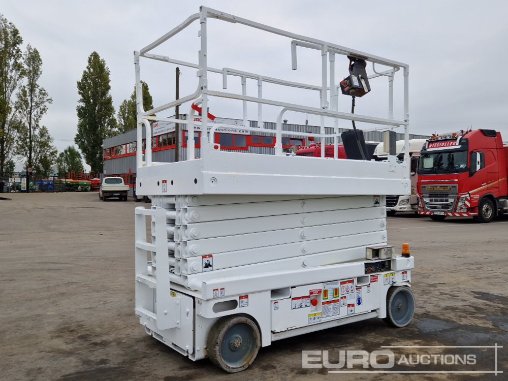 2013 Haulotte Compact 14 - Aerial platform: picture 4 2013 Haulotte Compact 14 - Aerial platform: picture 4