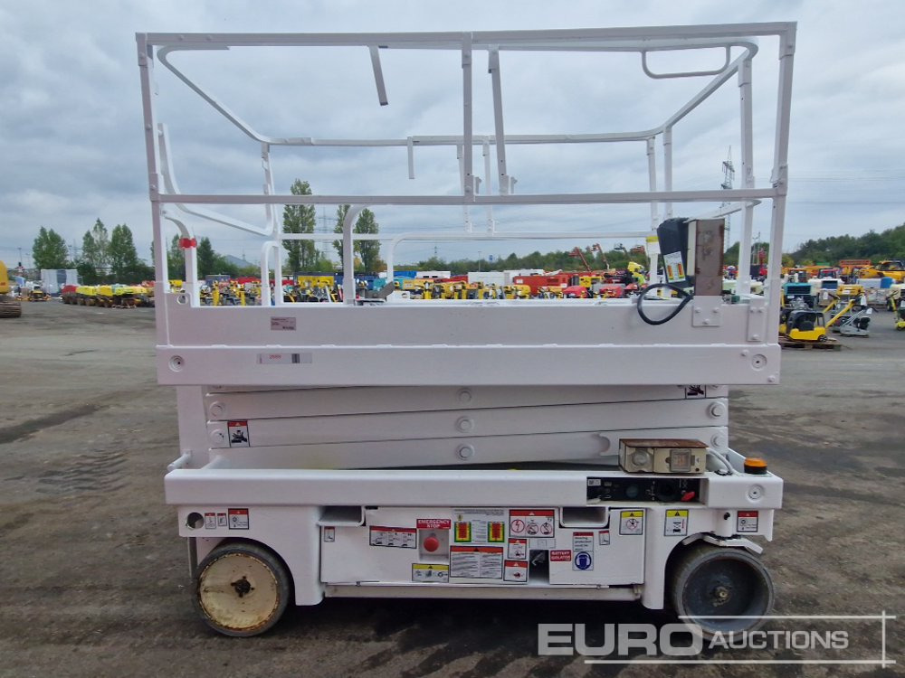2014 Haulotte Compact 10 - Aerial platform: picture 5 2014 Haulotte Compact 10 - Aerial platform: picture 5