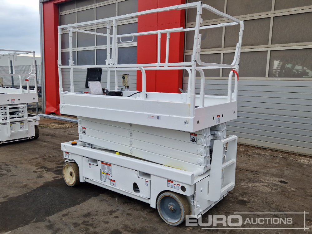2014 Haulotte Compact 12 - Aerial platform: picture 3 2014 Haulotte Compact 12 - Aerial platform: picture 3
