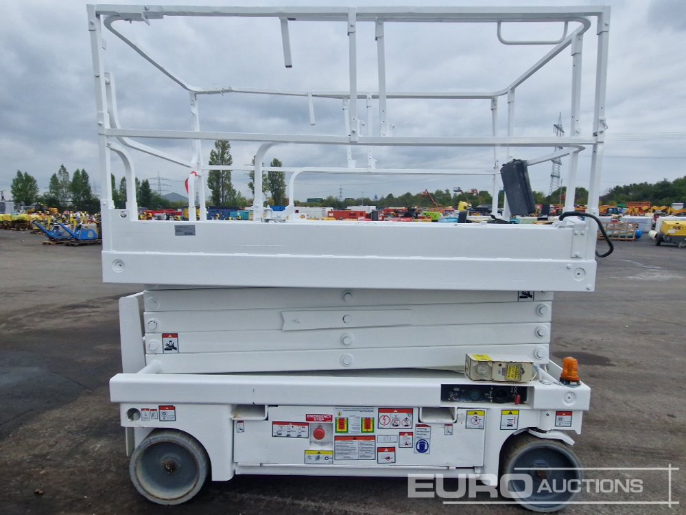 2014 Haulotte Compact 12 - Aerial platform: picture 5 2014 Haulotte Compact 12 - Aerial platform: picture 5