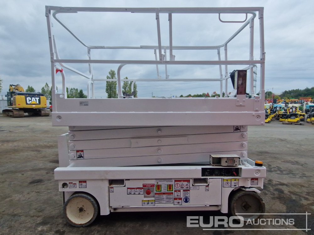 2014 Haulotte Compact 12 - Aerial platform: picture 5 2014 Haulotte Compact 12 - Aerial platform: picture 5