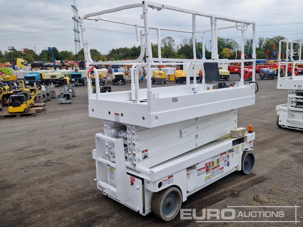 2014 Haulotte Compact 12 - Aerial platform: picture 4 2014 Haulotte Compact 12 - Aerial platform: picture 4
