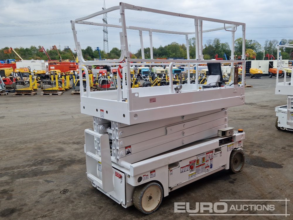 2014 Haulotte Compact 12 - Aerial platform: picture 4 2014 Haulotte Compact 12 - Aerial platform: picture 4