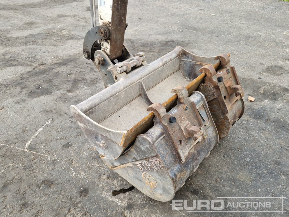 Mini excavator 2015 Bobcat E25 EM: picture 20