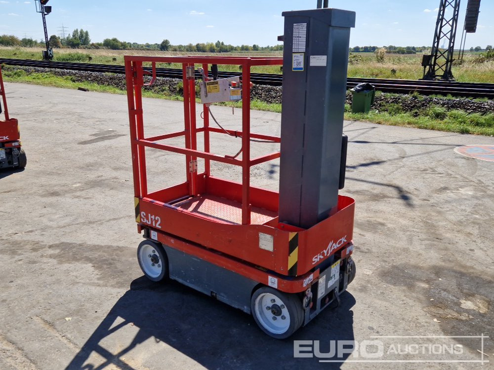 2015 SkyJack SJ12 - Aerial platform: picture 3 2015 SkyJack SJ12 - Aerial platform: picture 3