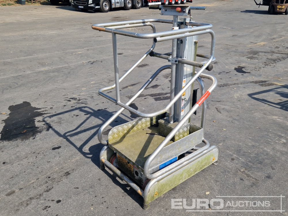 2016 Elevah 40 Mover Electric Vertical Mast Lift, 4m Working Height, 200kg Platform Capacity, Non Marking Tyres - Aerial platform: picture 1 2016 Elevah 40 Mover Electric Vertical Mast Lift, 4m Working Height, 200kg Platform Capacity, Non Marking Tyres - Aerial platform: picture 1