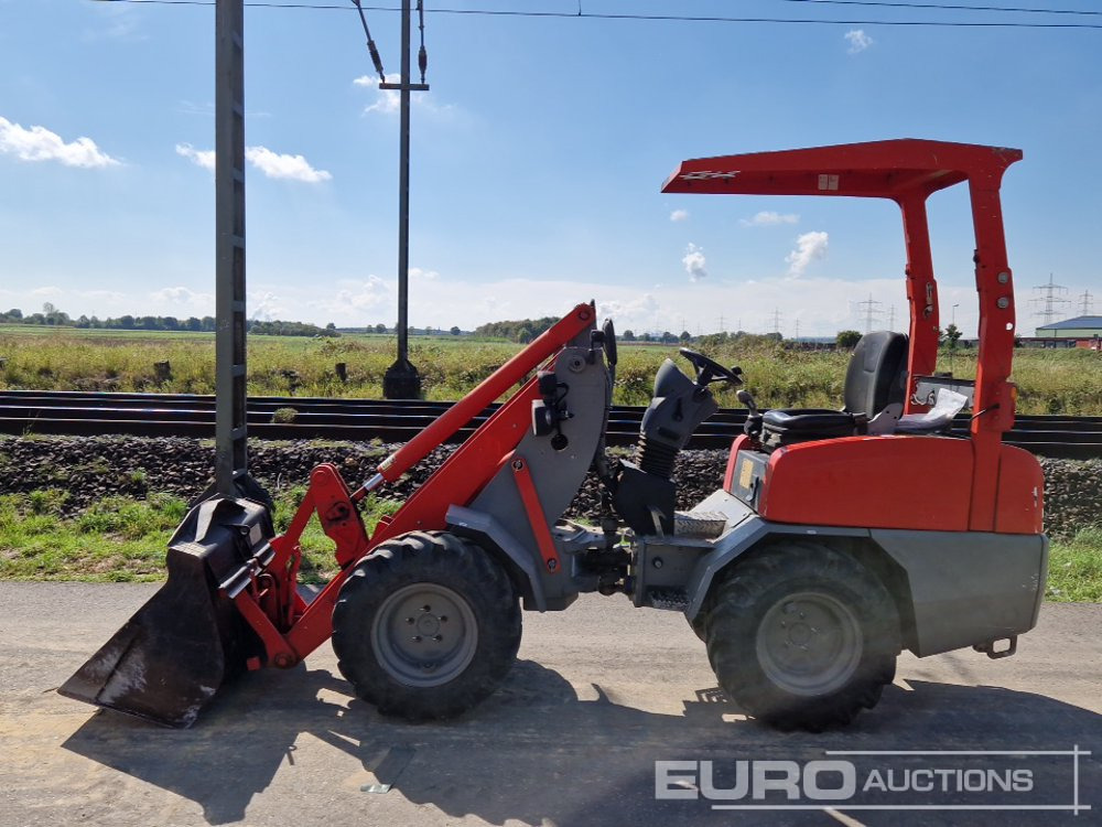 2016 JCB 403 - Wheel loader: picture 2 2016 JCB 403 - Wheel loader: picture 2