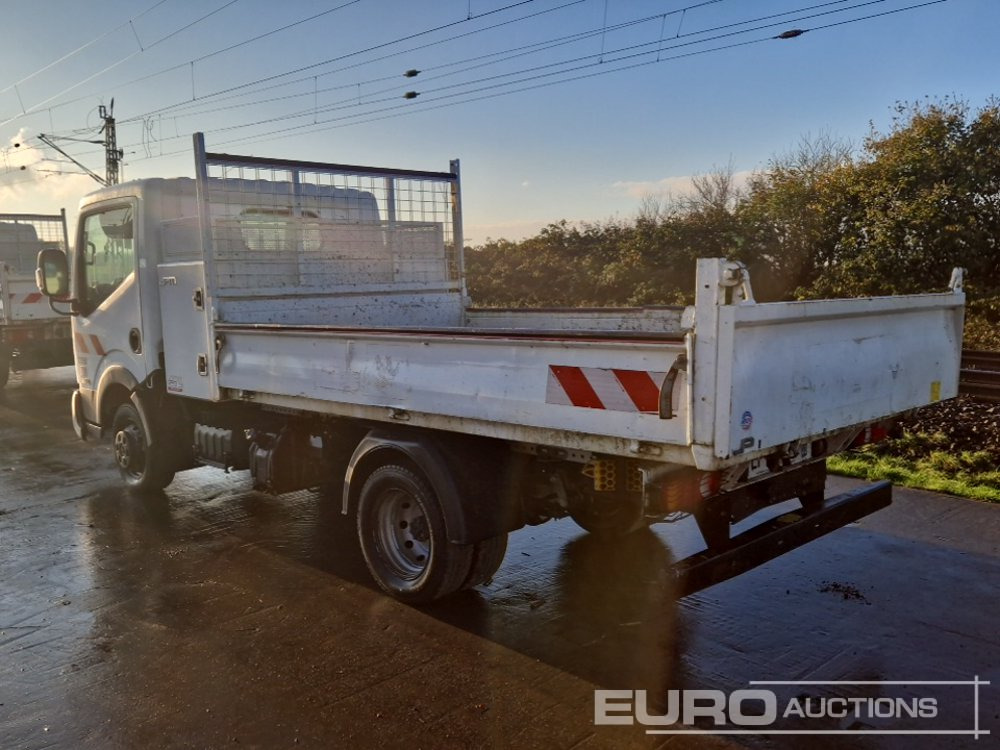 2017 Nissan NT400 - Tipper van: picture 3 2017 Nissan NT400 - Tipper van: picture 3