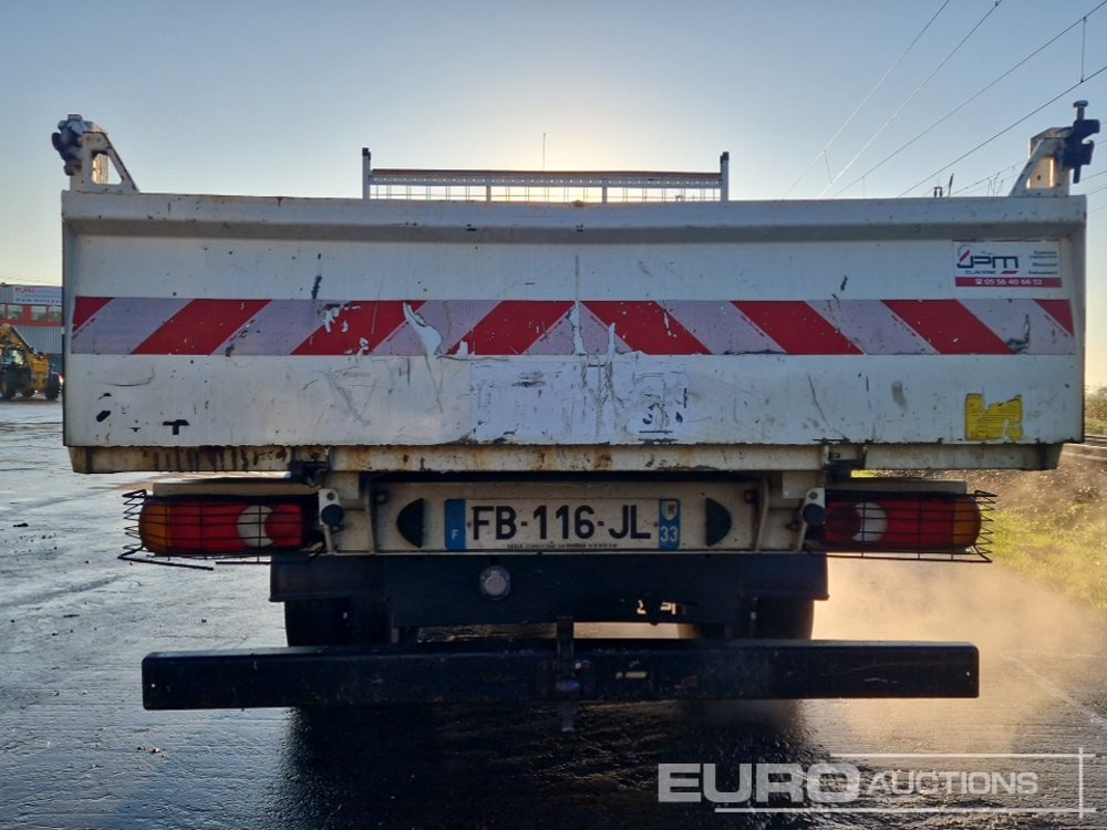 2018 Nissan NT400 - Tipper van: picture 4 2018 Nissan NT400 - Tipper van: picture 4