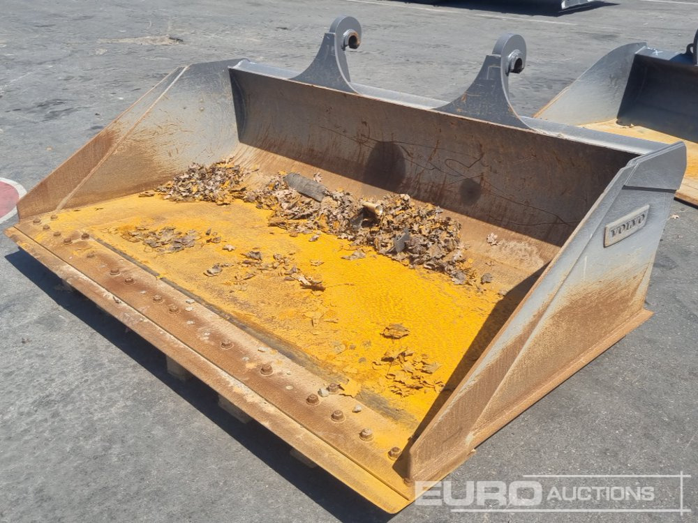 2022 Volvo 94" Front Liafing Bucket to suit Wheeled Loader - Bucket: picture 1 2022 Volvo 94" Front Liafing Bucket to suit Wheeled Loader - Bucket: picture 1