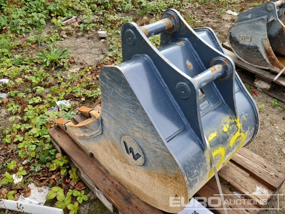 22" Digging Bucket to suit 9 Ton Excavator - Bucket: picture 2 22" Digging Bucket to suit 9 Ton Excavator - Bucket: picture 2