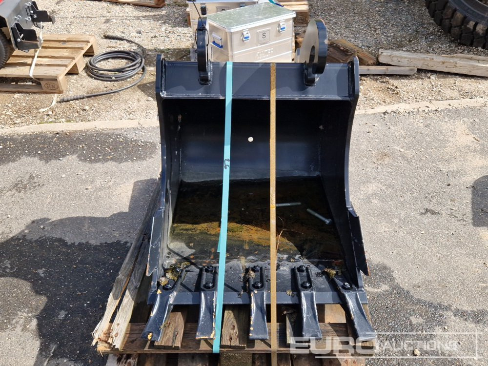 26" Digging Bucket - Bucket: picture 5 26" Digging Bucket - Bucket: picture 5