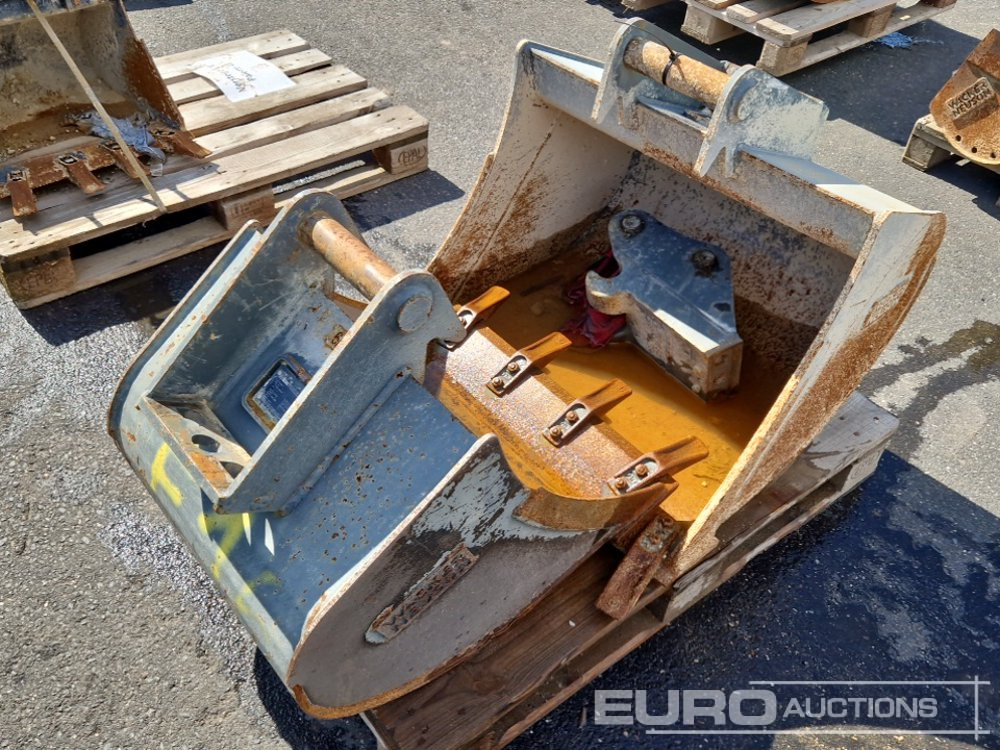 29", 22" Digging Bucket, QH - Bucket: picture 1 29", 22" Digging Bucket, QH - Bucket: picture 1
