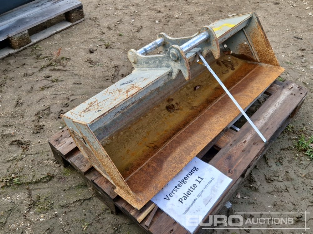 46" Ditching Bucket to suit HS03 - Bucket: picture 4 46" Ditching Bucket to suit HS03 - Bucket: picture 4