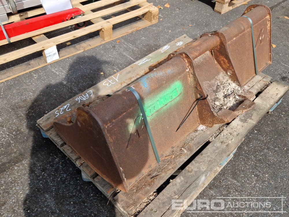 48" Ditching Bucket, ARDEN to suit 3-5 Ton Excavator - Bucket: picture 2 48" Ditching Bucket, ARDEN to suit 3-5 Ton Excavator - Bucket: picture 2