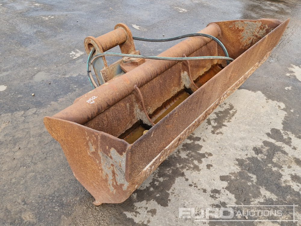 56" Tilt Ditching Bucket - Bucket: picture 4 56" Tilt Ditching Bucket - Bucket: picture 4