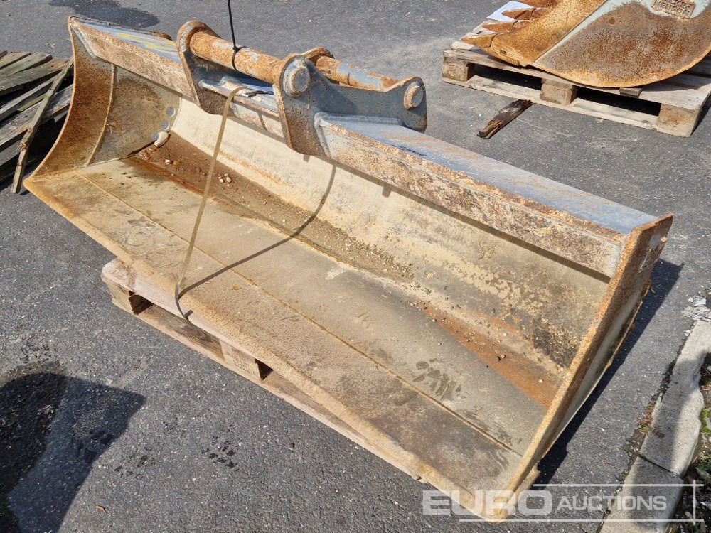 78" Ditchibg Bucket - Bucket: picture 1 78" Ditchibg Bucket - Bucket: picture 1