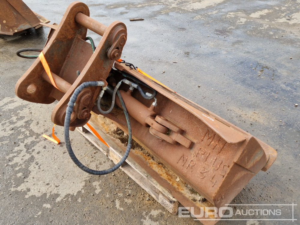 80" Tilt Ditching Bucket - Bucket: picture 3 80" Tilt Ditching Bucket - Bucket: picture 3
