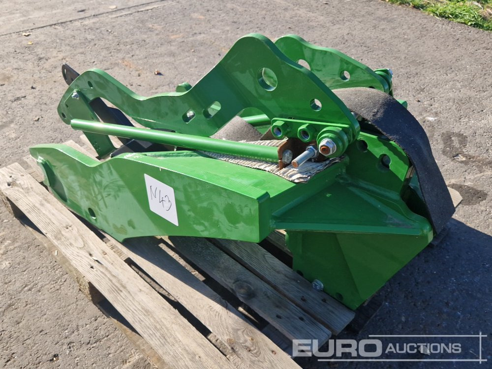 Unused John Deere Front Loader with Joystick, Parallel Leveling, Hydraulic EURO Quick Coupler, Support Leg, Hydraulic Damping, Lifting Capacity: 2,000kg, Lifiting Height: 4.1m to suit John Deere 6110M - Agricultural machinery: picture 2 Unused John Deere Front Loader with Joystick, Parallel Leveling, Hydraulic EURO Quick Coupler, Support Leg, Hydraulic Damping, Lifting Capacity: 2,000kg, Lifiting Height: 4.1m to suit John Deere 6110M - Agricultural machinery: picture 2