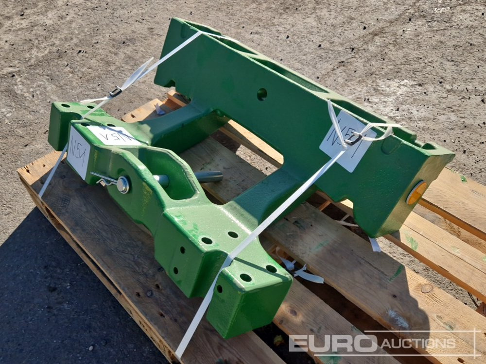Unused Suitcase or BigPack Front Weight Carrier to suit John Deere 8R 230, 8R 250, 8R 280, 8R 310, 8R 340, 8R 370, 8R 410 (PartNo.R569418,R572164) - Agricultural machinery: picture 1 Unused Suitcase or BigPack Front Weight Carrier to suit John Deere 8R 230, 8R 250, 8R 280, 8R 310, 8R 340, 8R 370, 8R 410 (PartNo.R569418,R572164) - Agricultural machinery: picture 1