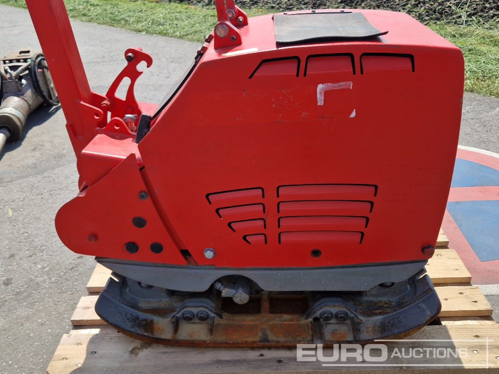 Bomag Compaction Plate - Asphalt machine: picture 5 Bomag Compaction Plate - Asphalt machine: picture 5