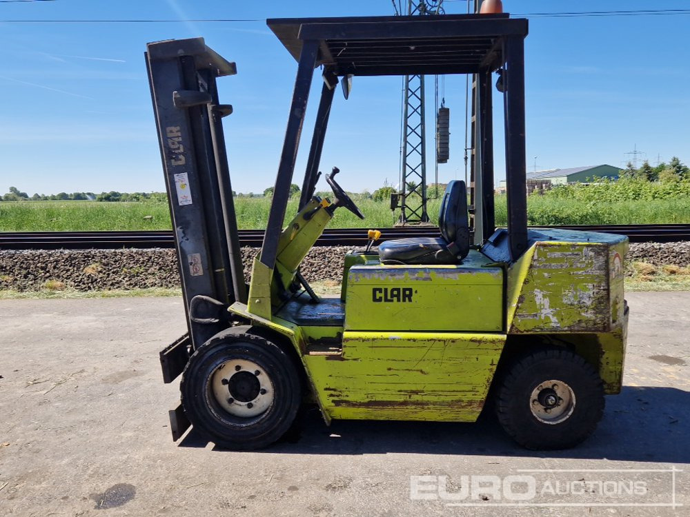Clark Diesel Forklift, 2 Stage Mast, 3000Kg - Forklift: picture 2 Clark Diesel Forklift, 2 Stage Mast, 3000Kg - Forklift: picture 2
