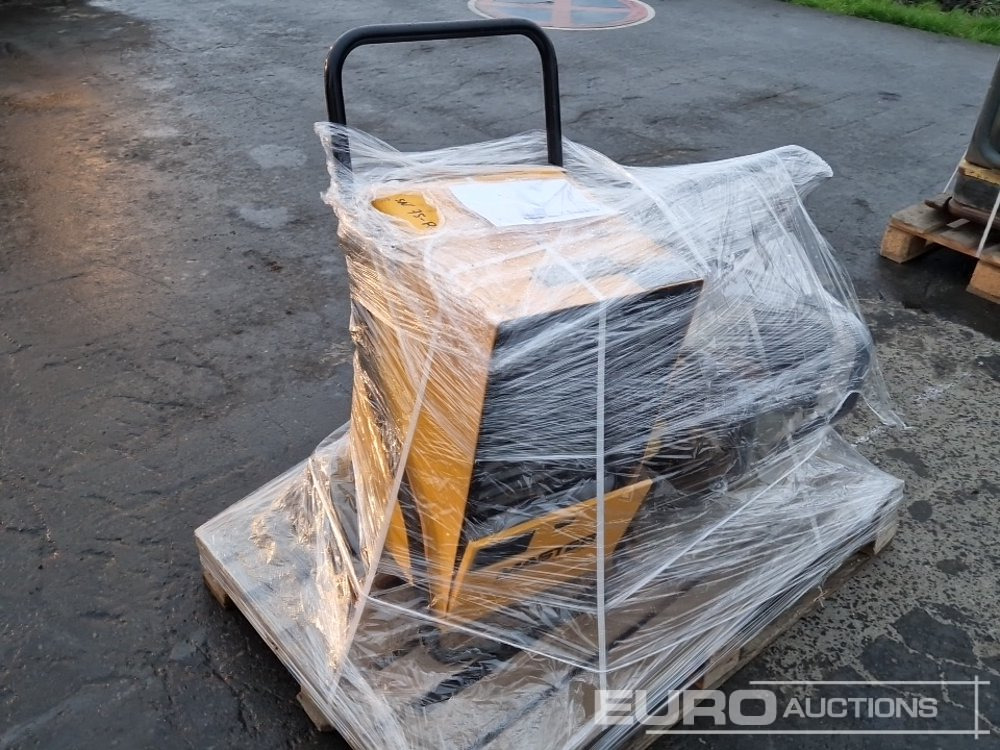 Dynapac LF100 - Vibratory plate: picture 4 Dynapac LF100 - Vibratory plate: picture 4