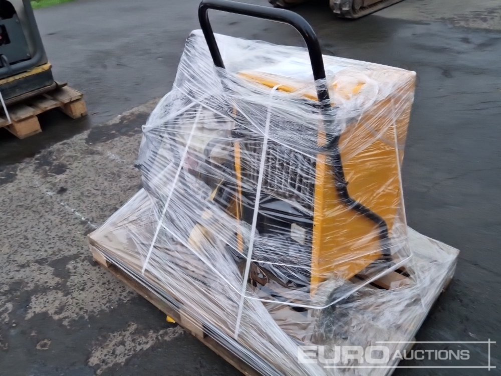 Dynapac LF100 - Vibratory plate: picture 3 Dynapac LF100 - Vibratory plate: picture 3