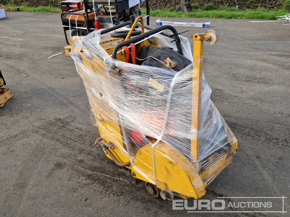 Dynapac LF80 Walk Behind Compaction Plate + Barikell Walk Behind Asphalt Saw - Asphalt machine: picture 3 Dynapac LF80 Walk Behind Compaction Plate + Barikell Walk Behind Asphalt Saw - Asphalt machine: picture 3