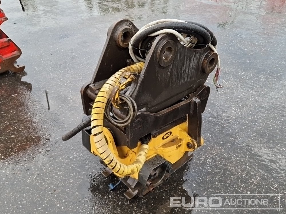 Engcon Rototilt QH - Quick coupler: picture 1 Engcon Rototilt QH - Quick coupler: picture 1