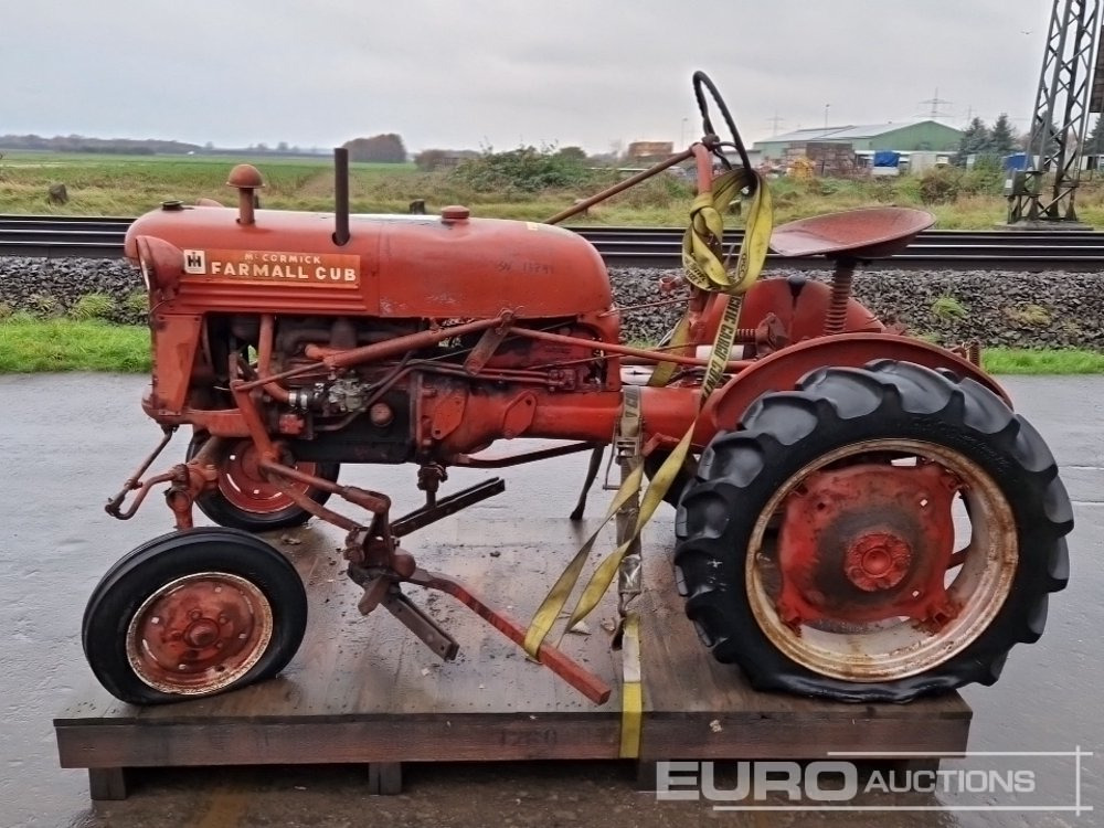 Farmall Cub - Farm tractor: picture 2 Farmall Cub - Farm tractor: picture 2