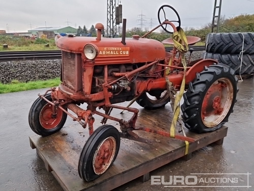 Farmall Cub - Farm tractor: picture 1 Farmall Cub - Farm tractor: picture 1