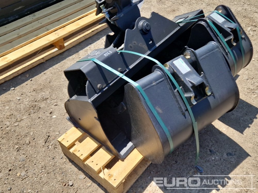 Häner Häner Bucket Package HHG1100-Morin-M0 39" (1000mm) Tilt Ditch Bucket, Digging Buckets HTL125-Morin-M0 12" (250mm) and HTL150-Morin-M0 24" (600mm) to suit 1-2,5 ton mini excavator with Morin M0 - Bucket: picture 4 Häner Häner Bucket Package HHG1100-Morin-M0 39" (1000mm) Tilt Ditch Bucket, Digging Buckets HTL125-Morin-M0 12" (250mm) and HTL150-Morin-M0 24" (600mm) to suit 1-2,5 ton mini excavator with Morin M0 - Bucket: picture 4