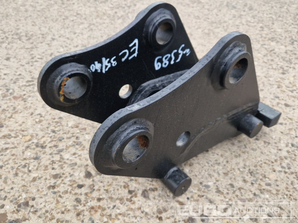 Hydraulic Quick Coupler CW05 to suit Volvo ECR35/40D - Bucket: picture 1 Hydraulic Quick Coupler CW05 to suit Volvo ECR35/40D - Bucket: picture 1