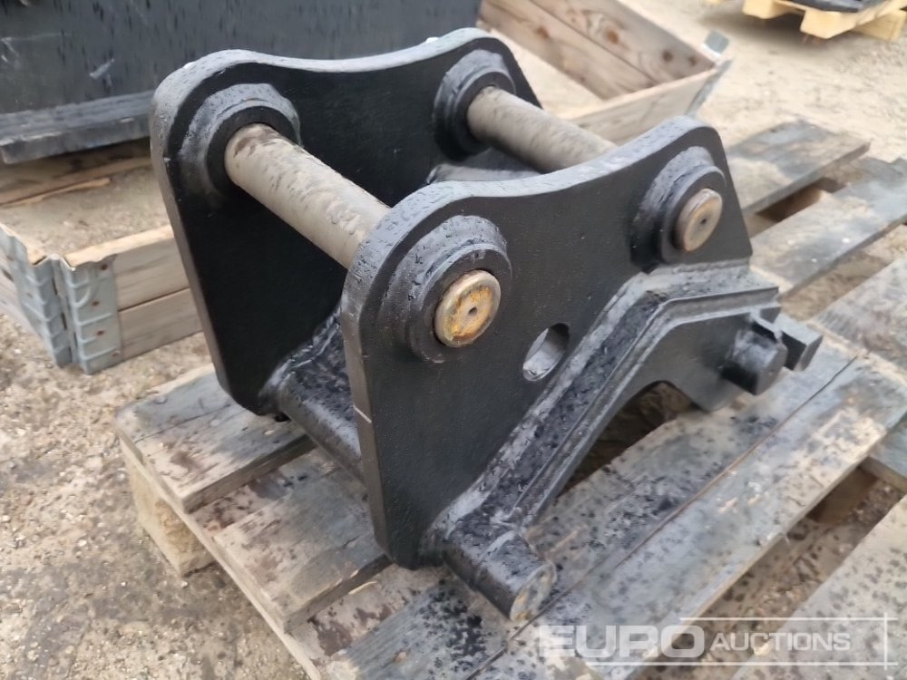 Hydraulic Quick Coupler CW10 to suit Volvo ECR50/58 - Bucket: picture 3 Hydraulic Quick Coupler CW10 to suit Volvo ECR50/58 - Bucket: picture 3