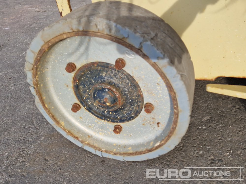 Scissor lift JLG 3246ES: picture 8 Scissor lift JLG 3246ES: picture 8