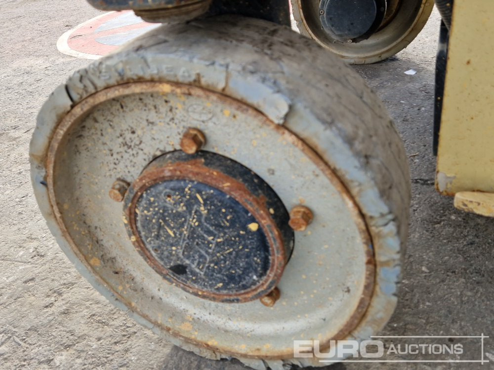 Scissor lift JLG 3246ES: picture 10 Scissor lift JLG 3246ES: picture 10