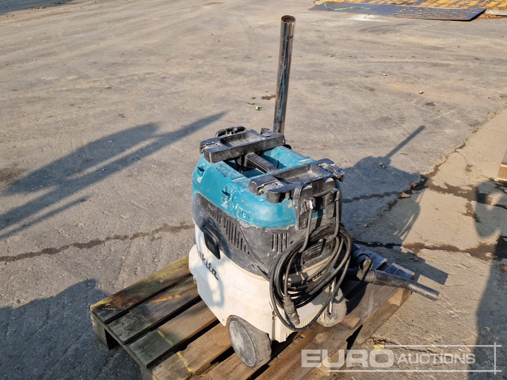 Makita VC4210L Vacuum Cleaner - Construction equipment: picture 3 Makita VC4210L Vacuum Cleaner - Construction equipment: picture 3
