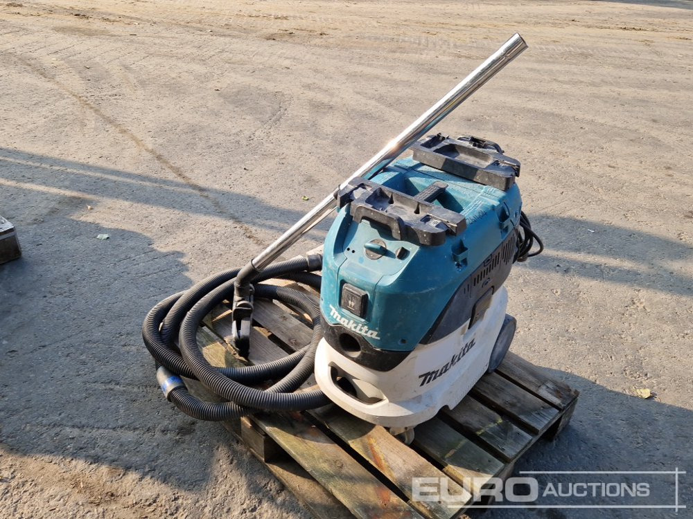Makita VC4210L Vacuum Cleaner - Construction equipment: picture 2 Makita VC4210L Vacuum Cleaner - Construction equipment: picture 2