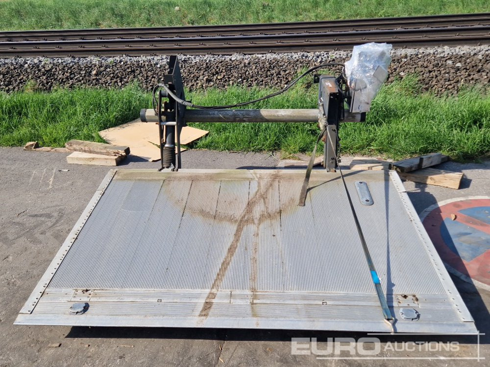 Tail Lift to suit Truck - Material handling equipment: picture 5 Tail Lift to suit Truck - Material handling equipment: picture 5